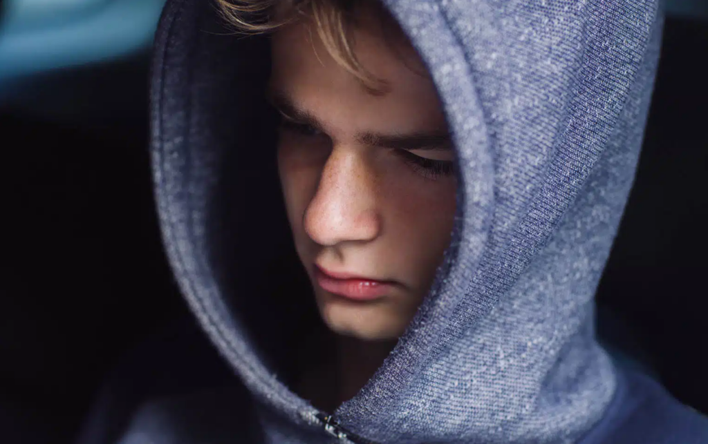 Descubrir o sospechar que un hijo consume drogas es una de las situaciones más difíciles que puede vivir una familia.