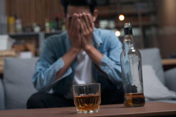 ¿Buscas un tratamiento del alcoholismo en Castellón? Descubre cómo identificar la dependencia, cuándo pedir ayuda y cómo recuperar el control con apoyo profesional.