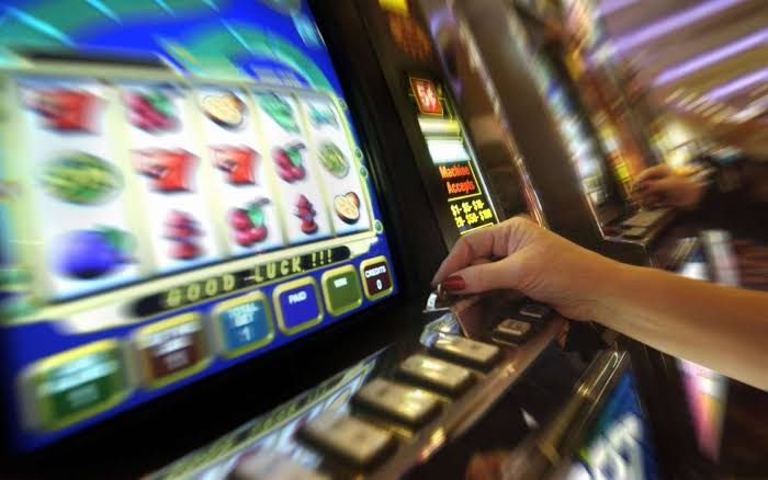 Descubre cómo es el tratamiento para la ludopatía en Valencia. Recupera el control con ayuda profesional y un tratamiento adaptado a cada persona. Atención 24 horas.